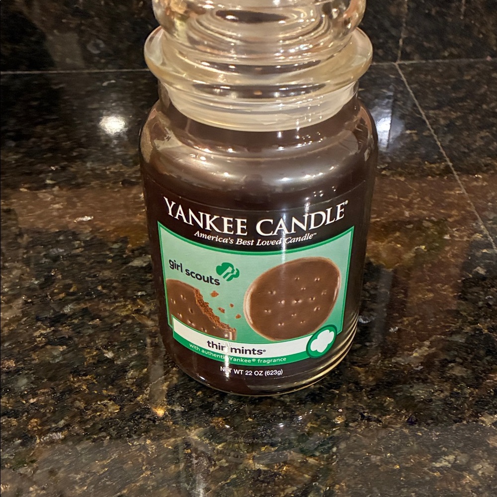 Yankee Candle Thin Mints Scented Jar - Dark Brown